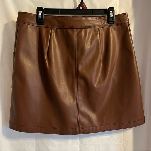 No Boundaries Junior’s Large Faux‎ Brown Leather Front Zip Utility Mini Skirt - Picture 2 of 4